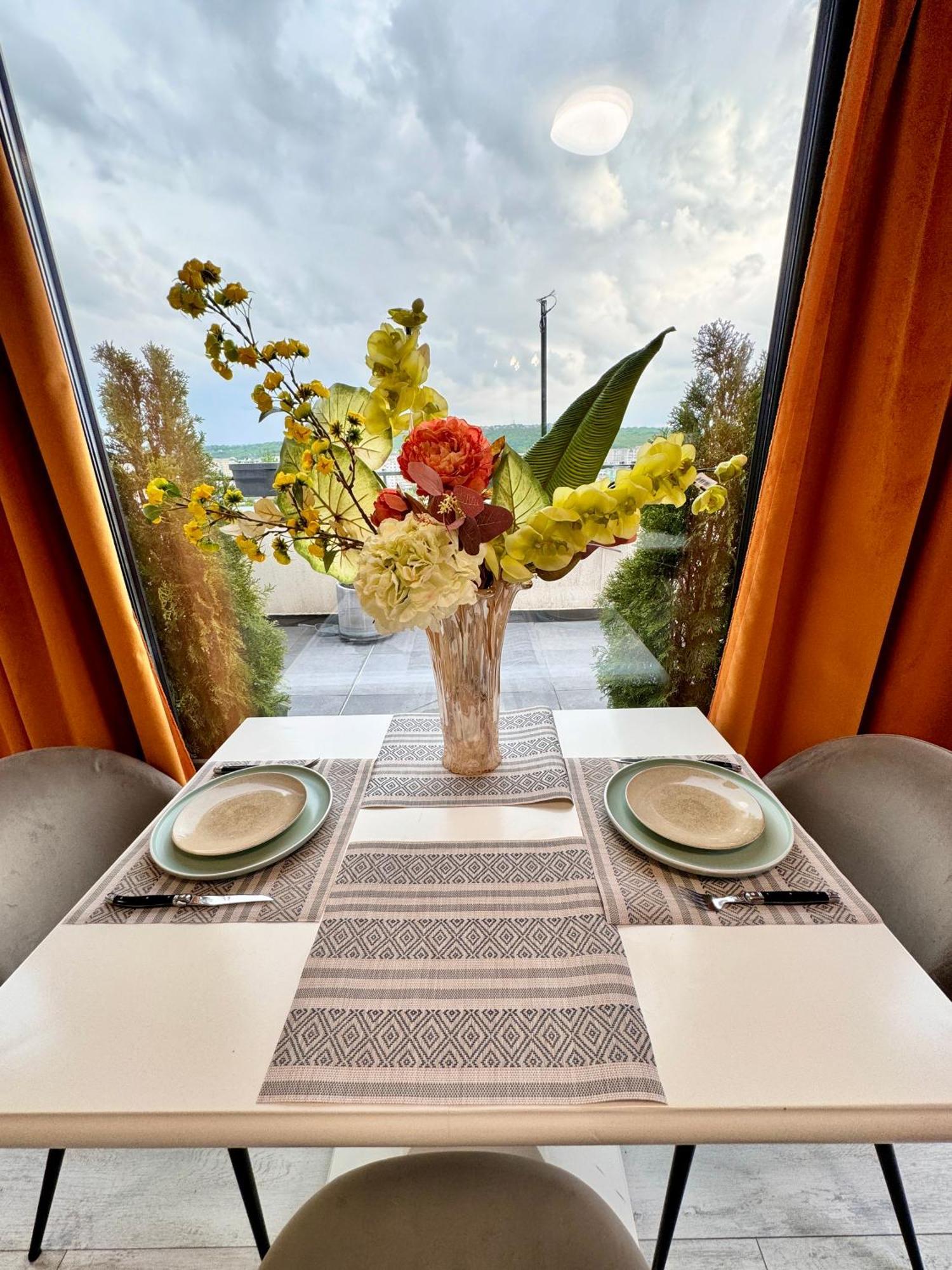 Penthouse Exclusive View , Iasi Appartement Buitenkant foto